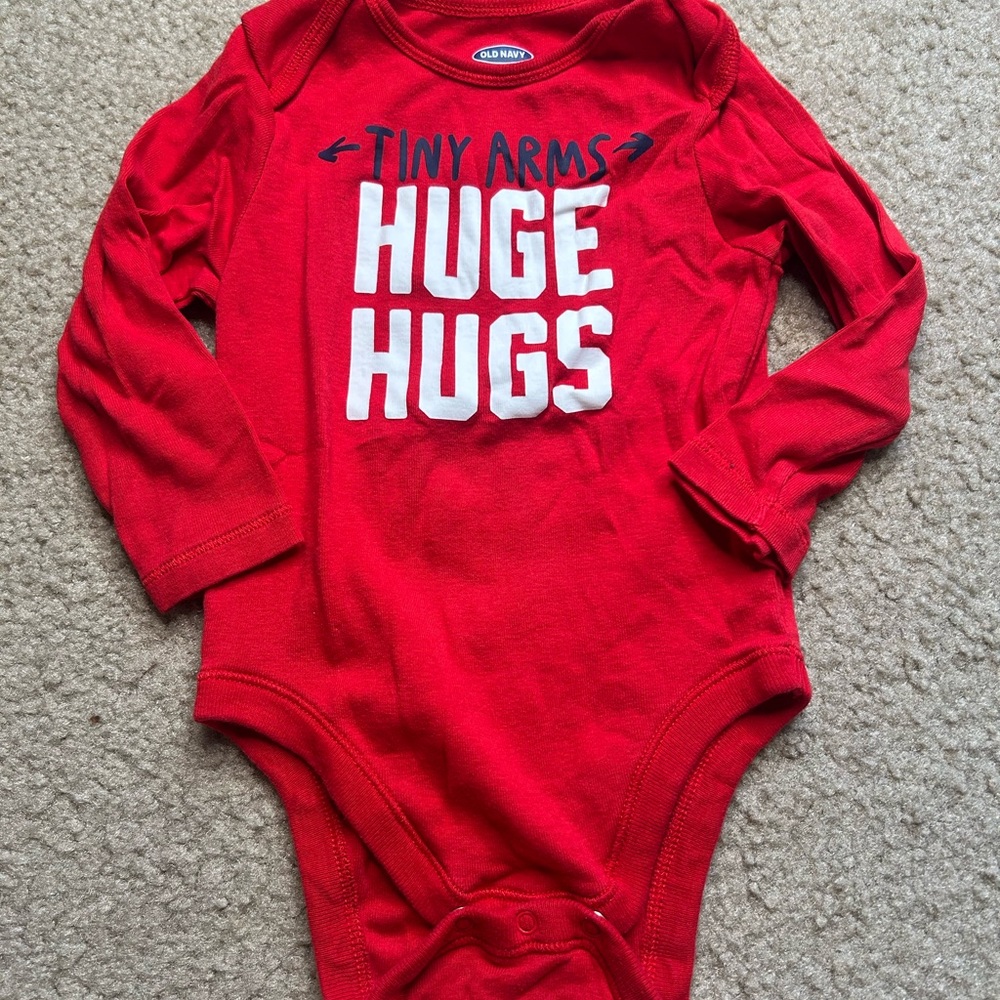Old Navy Baby Boy Valentine’s Day Set 12-18months - Picture 4 of 5